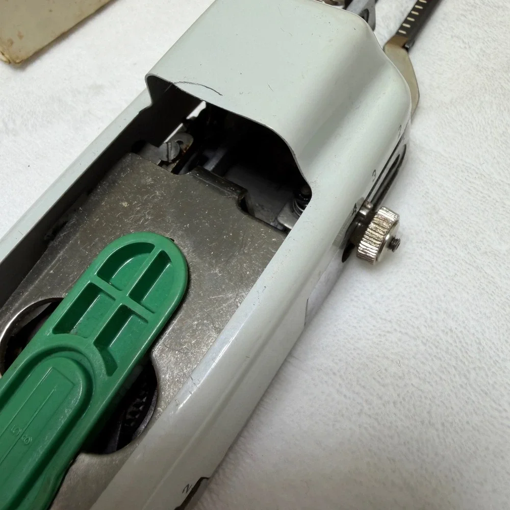 Singer‎ Automatic Buttonholing Attachment 161829 Touch & Sew Zig-Zag Vintage Set
